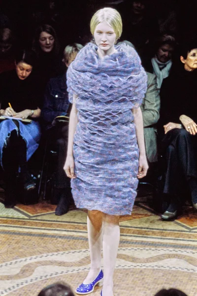 Look 10